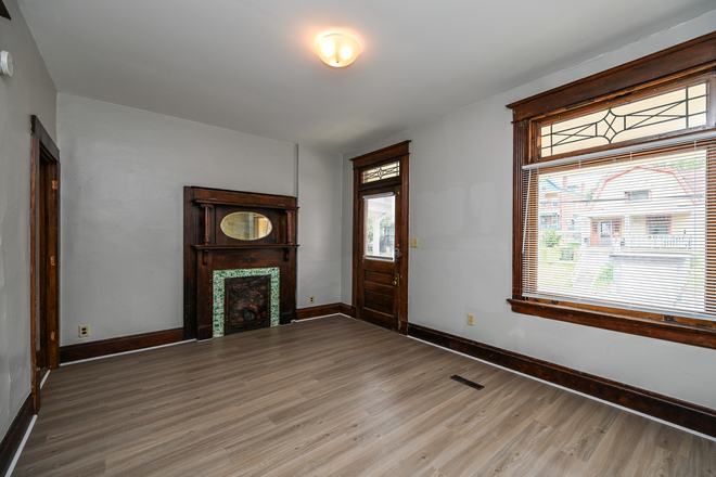 Living room - 2325 Rohs Street House