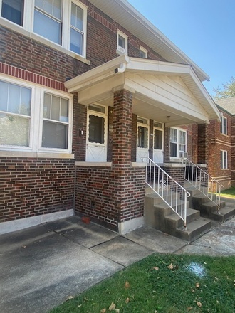 4-family - A large simple 1 bedroom, 1 bath second floor upstairs unit in a four family dwelling. Apartments