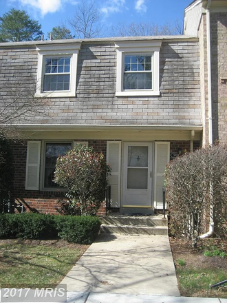 Front - Sunlight, spacious 3 bedroom, 2,5 bathroom townhouse in central location