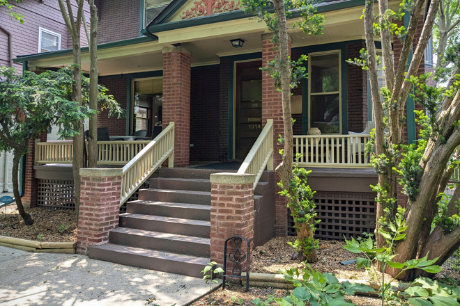 Outside View - 1914 ORRINGTON - House close to campus
