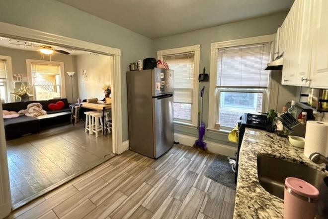 Call NOW for showings! 617-236-8600 - HUNTINGTON AVE - LRG TOP FLR 3BR/1BA W/ LRG LIVING RM, DW, LNDRY IN BLDNG, HEAT INC AVAIL *9/1/2026* Apartments