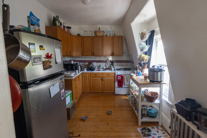 Kitchen - 1 bed/1bath -- Harvard Square - September 1st Apartments