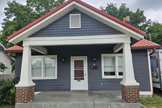 front - 5 Points Historic East Nashville Area