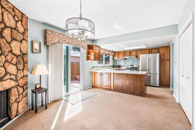 Kitchen - Beautiful and Spacious Townhouse