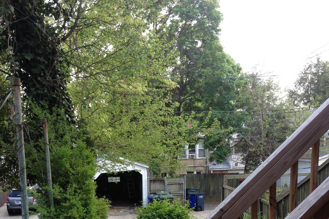 Back yard garden entrance - Two spacious garden basement bedrooms available in Georgetown! Townhome