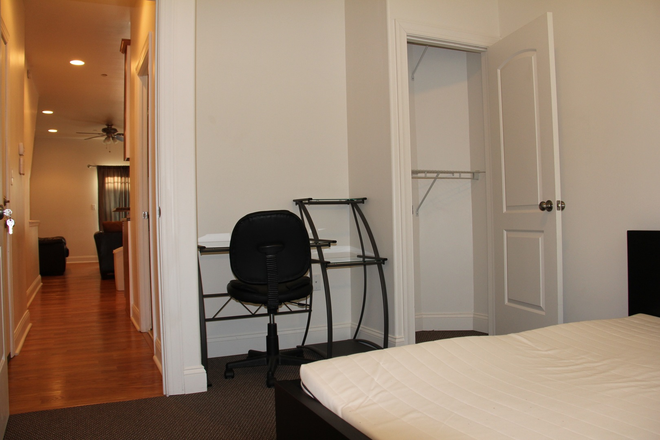 Bedroom - Gorgeous 3- and 4-bedroom Apartments Close to Temple