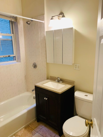Bathroom - FLEXIBLE LAYOUT - HEMENWAY ST, FENWAY! 1 BED OR 2 BEDROOM LAYOUT, AVAILABLE 09/01/2026! Apartments