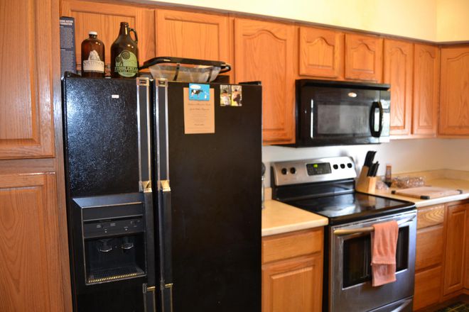 Image 2344486 - Huge 1-3 bedrooms,  1.5 bath, Living / dining rooms, big kitchen, walking distance to UVM&downtown Duplex