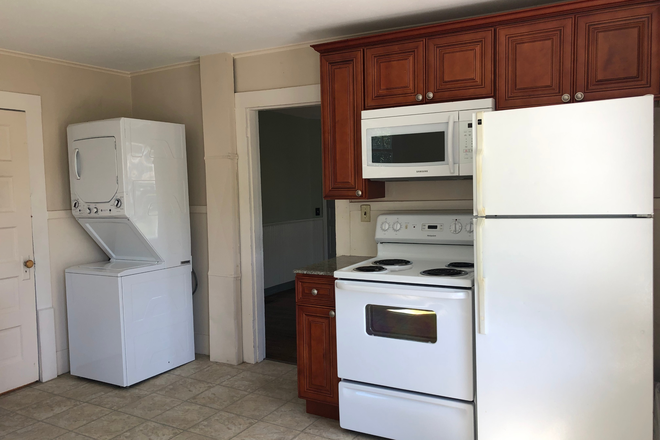 Kitchen - 46 Old Amherst Road #1 Apartments