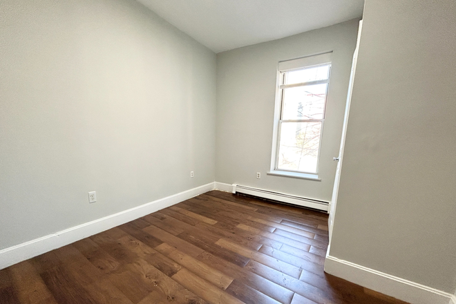 Bedroom - Room Rental - 3 Bedroom Apartment Duplex on Ruggles St