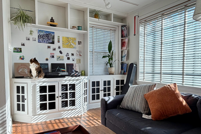 Living room - White bridge 1b1b suite in a SFH renting. Fantastic location!