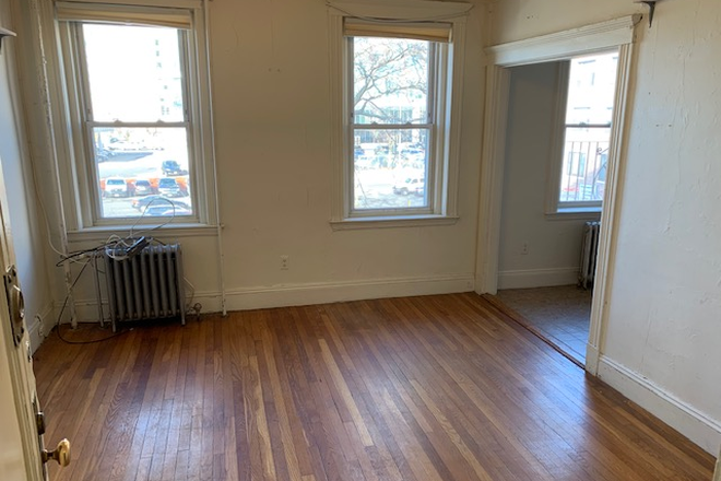 a - NO fee and half month free rent Apartments