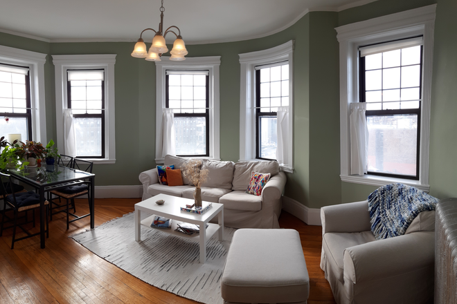 living room - 6/1/26 OR 9/1/26- NO rental FEE- beautifully furnished- heat/H2O incl.- clean/safe