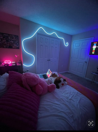 Room - Mountaineer Village Apartments