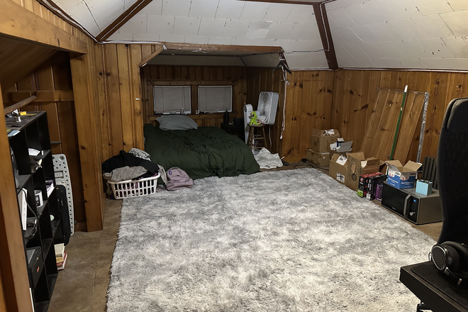 Bedroom pic1 - Attached Studio Apartment in Ball Square