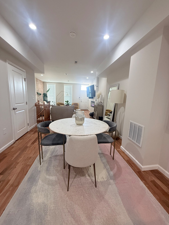 Dining area - Townhome walkable to Johns Hopkins Hospital and Hopkins East Baltimore campus