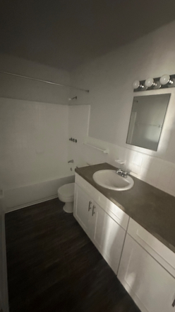 Bathroom - College Park at Midtown (close to campus)