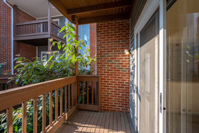 Outdoor Space - Highland Commons Apartments