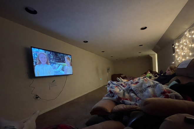 Downstairs living room - Looking for 3 roommates! House