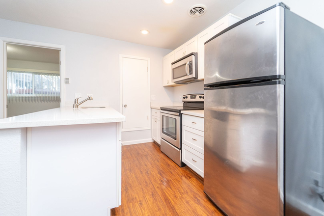  - 1615 Parker St