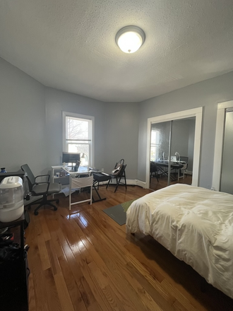 Private bedroom with large walk-in wardrobe - Private Room Summer Sublet at Centre St, Jamaica Plain