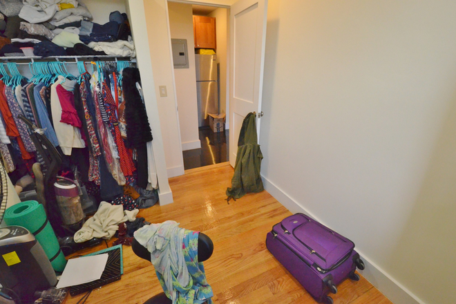 1 Bed Split - 133 Peterborough St. - No Broker's Fee!! Avail 9/1 - Sunny, Cozy 1Bed Split on Peterborough St Apartments