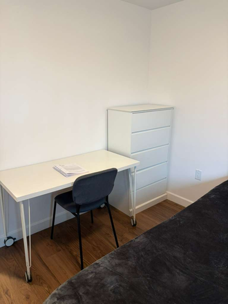 Bedroom study table - Soldiers Field Park 2 Apartments