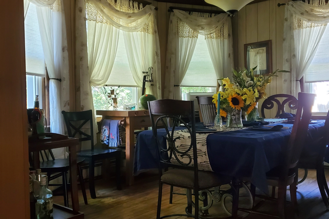 Dining room - Furnished room for male-Euclid Ave-Kingston House