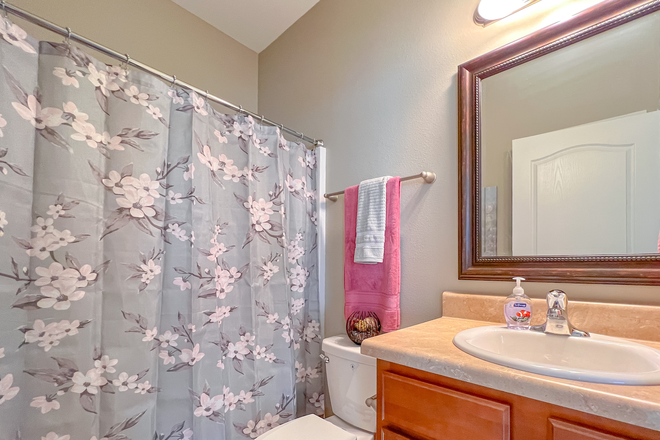 Private bathroom for each bedroom - University Green Condominiums