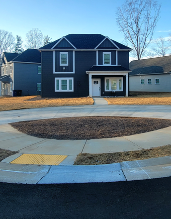 Outside street view - Charlton Farms Luxury Student Homes