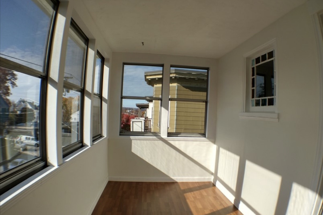 Loft - 2 OR 3 BED UNIT AFFORDABLE NEAR TUFTS Apartments