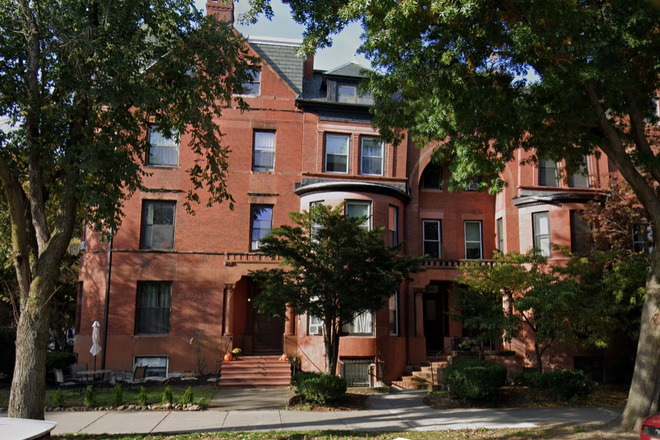 . - NO BROKER FEE - 2026-2027 great Beacon St brownstone near Cleveland Circle Apartments