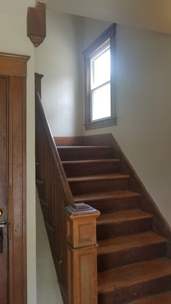 Entry - 30 Kellogg Ave - 4 BR (Downtown) Apartments