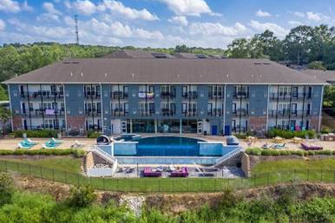 Bluff - The Bluff at Waterworks Landing