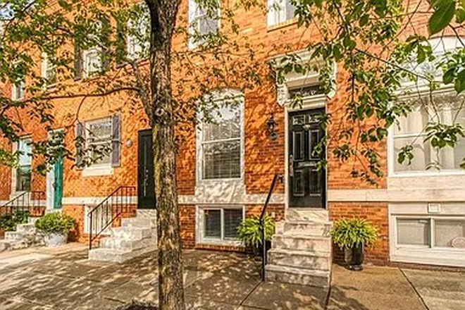 Front of house - Lakewood Terrace Townhome