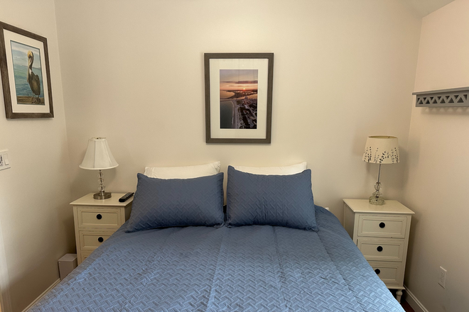 bedroom - 1 BR Furnished Wakefield Close to Campus Apartments