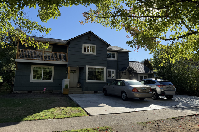 Exterior of home - Two Separate Bedrooms for rent in all-girl house