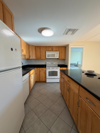 kitchen - 85 Brainerd Rd Condo