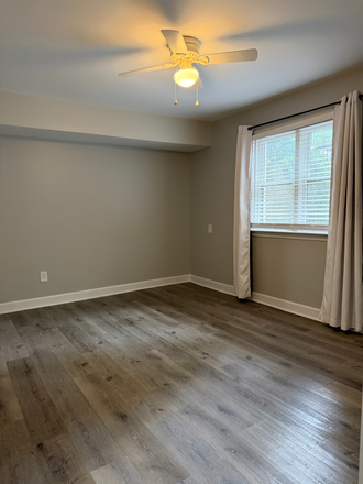 Bedroom w/o furniture - In-Unit W/D! Chic 1 BR / 1 BA Apt Only 1 Mile to Emory Decatur