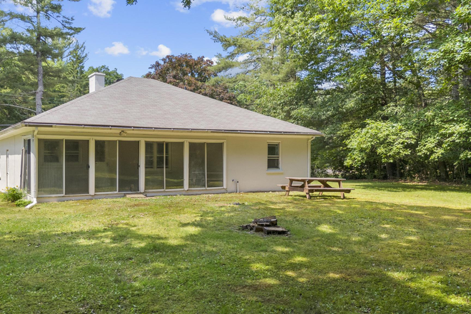 Back Yard - Recently Updated 3 Bedroom 1 Bathroom House