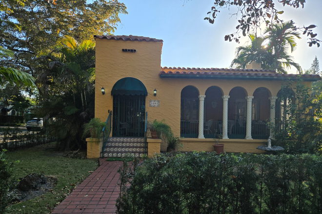 Photo - Historical Property  in coral gables near main highways and golf courses House