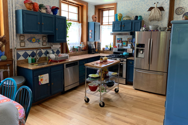 Kitchen shared - Room in Victorian House