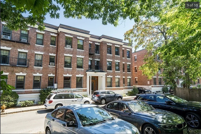 Entrance - 1 bedroom, 1 bathroom apartment in Brighton (Kinross Rd)