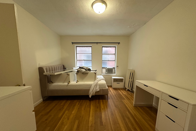 1 - NO BROKER FEE!!!! HUGE 4 bed, 2nd floor Symphony Road Apartments