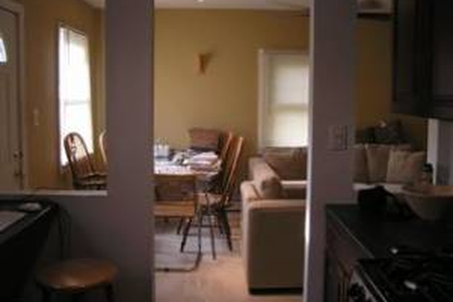 Dining/Living Room Area - *Garden  Renovated City Boarder/Diamond 2-3 Bedroom Whole Private House!