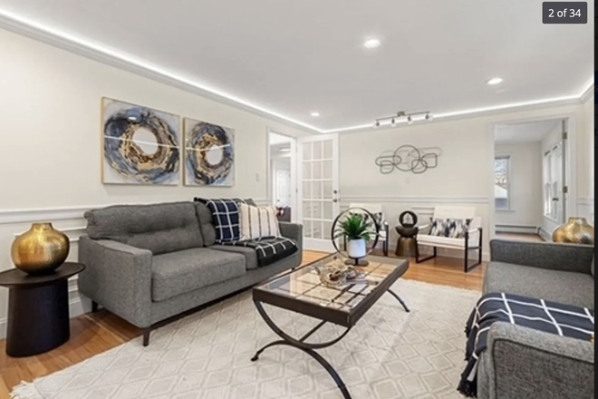 bright and open floor plan - Beautiful, spacious 4 bedroom with loft, deck, parking and laundry near T