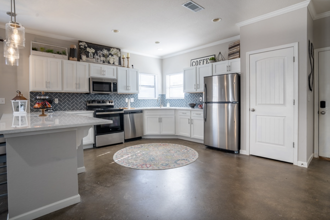 Kitchen - The Collective at Auburn close to campus Apartments