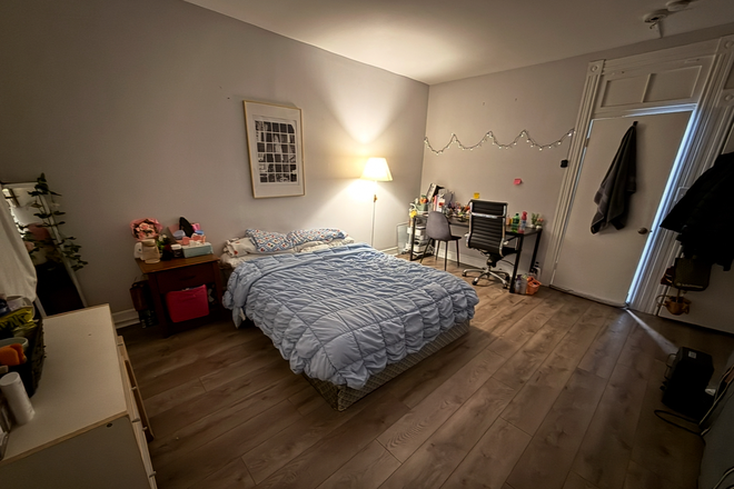 Bedroom - Spacious room available Close to JHU