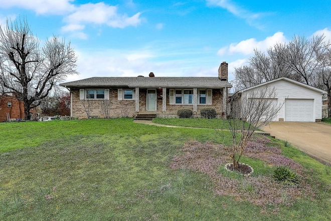 outside - Room available in large 5 Bed 3 Bath House in College Park