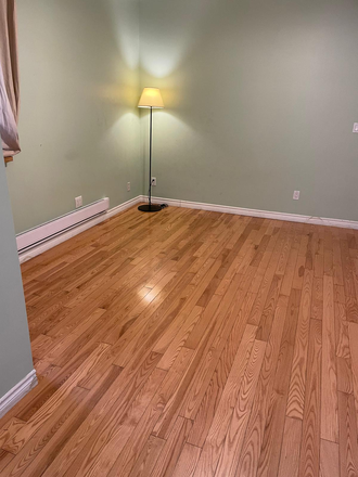 Main space - Studio Apartment in Roncesvalles Village